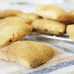 Biscotti con carote uvetta e cannella