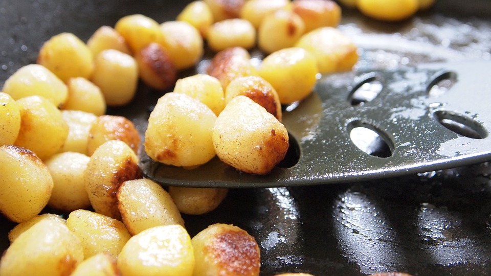 Come come cucinare le patate in padella