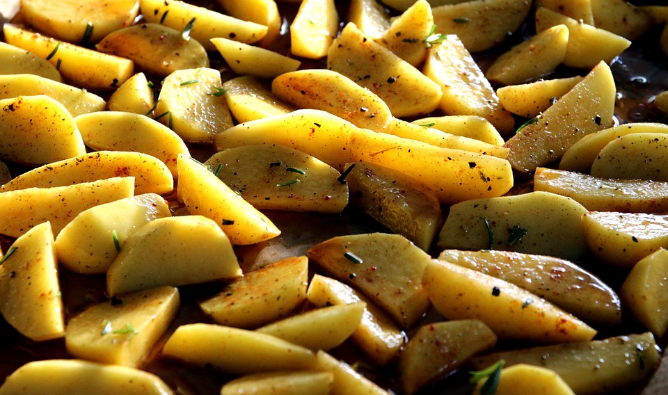 Come cucinare le patate al forno