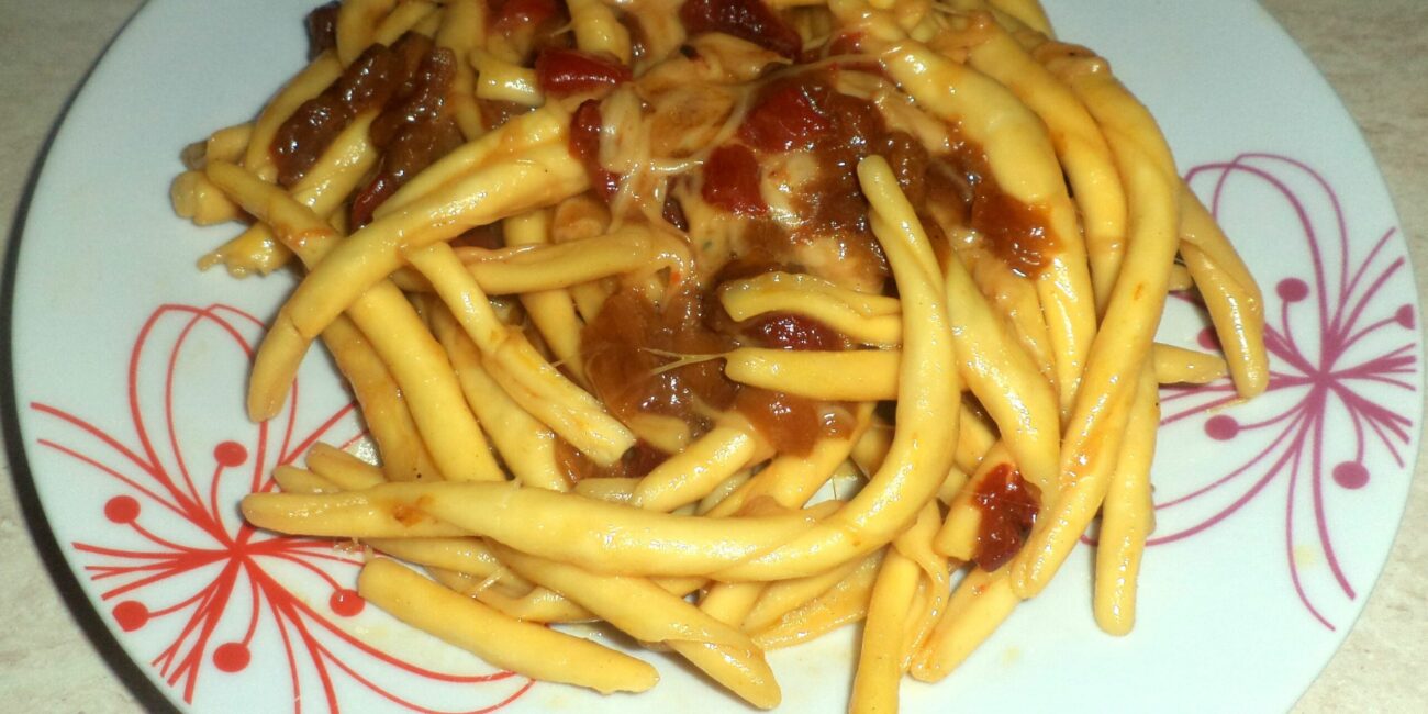 Fusilli con peperoni e provola