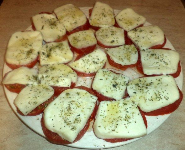 Insalata di mozzarella e pomodori