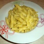 Pasta formato garganelli conditi con una purea di zucchine e patate