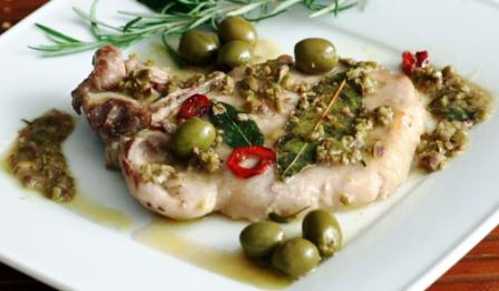 Nodini di maiale alle olive