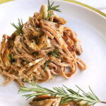 Pasta con pesto di mandorle e funghi