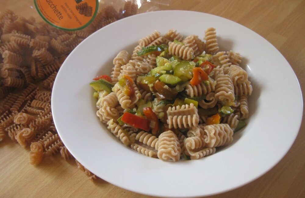 Pasta di farro con verdure