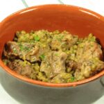 agnello con piselli e uova