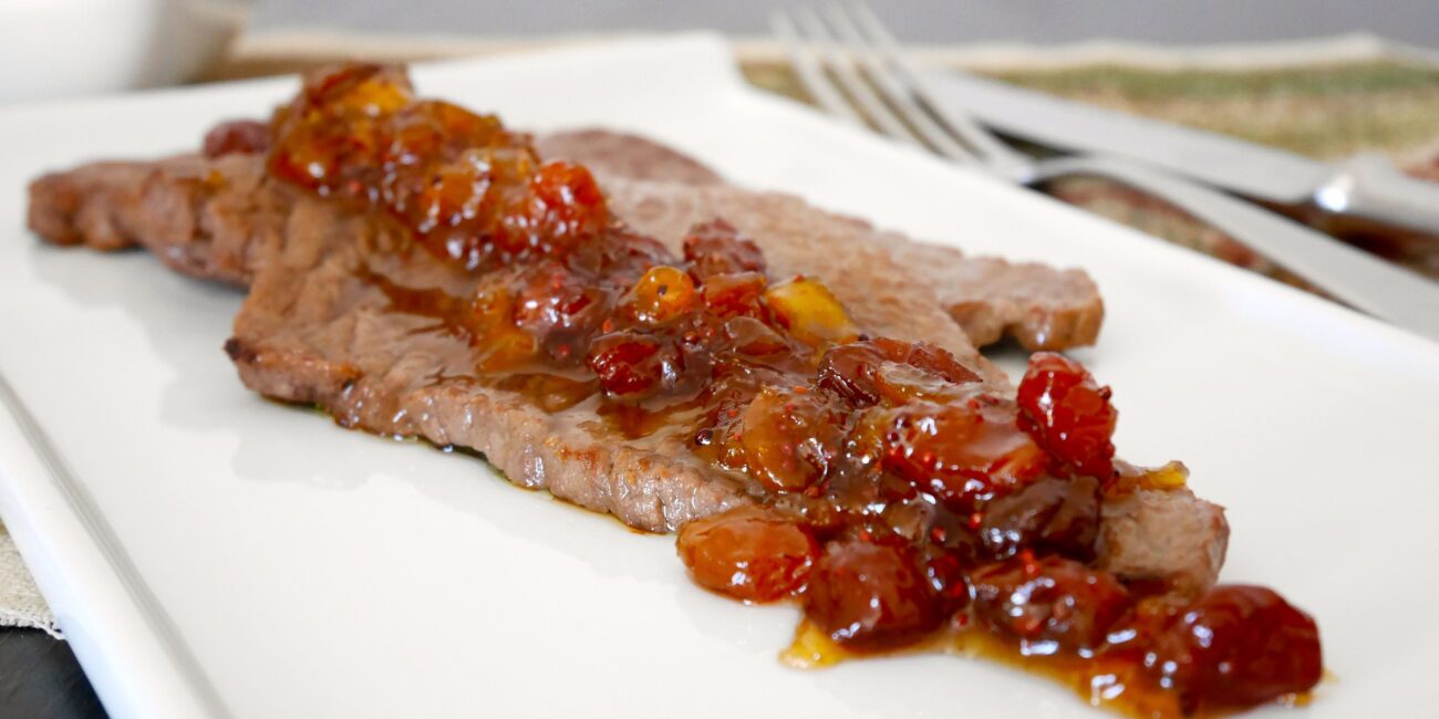 bistecca di vitello con chutney di pesche