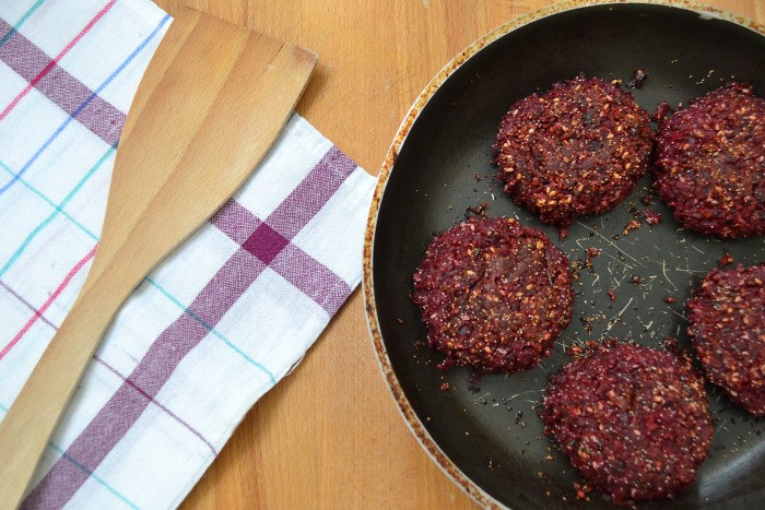 burger di barbabietole e fagioli azuki