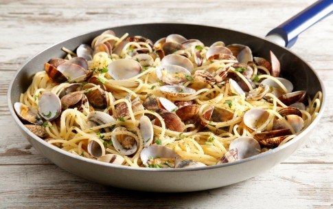 cuocere spaghetti alle vongole alla griglia