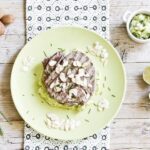 filetto di manzo con crema di avocado e mandorle