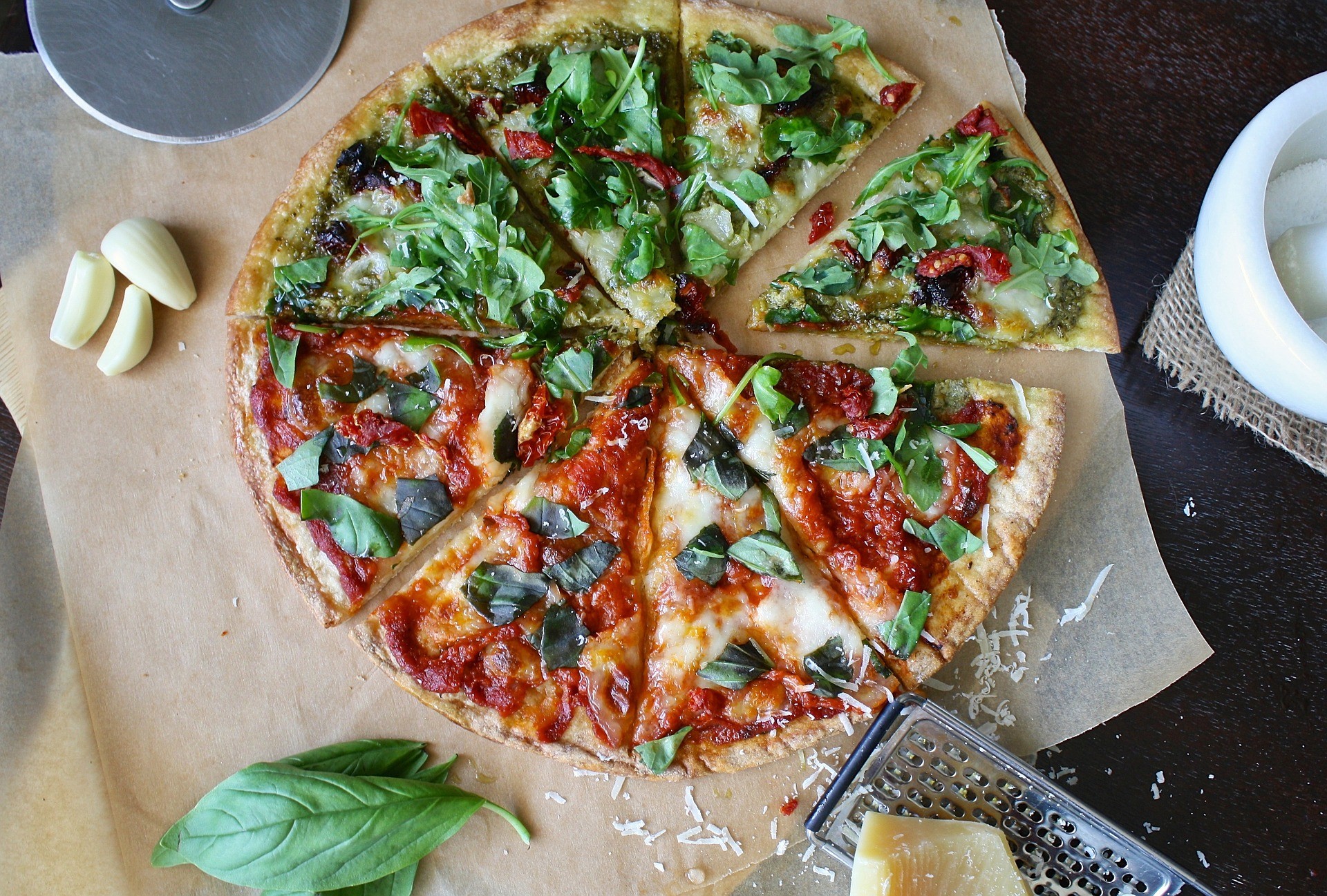 focaccia pomodori rucola formaggi