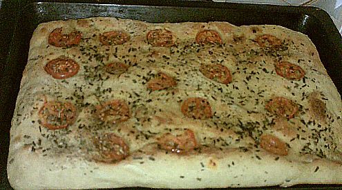 focaccia ai pomodorini con lievito madre.