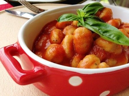 gnocchi di ceci vegan al pomodoro