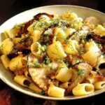 mezze maniche con porcini mollica e finocchietto