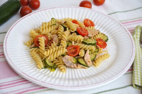 pasta con zucchine e tonno