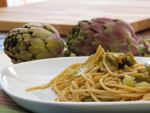 pasta integrale con carciofi al curry e patate