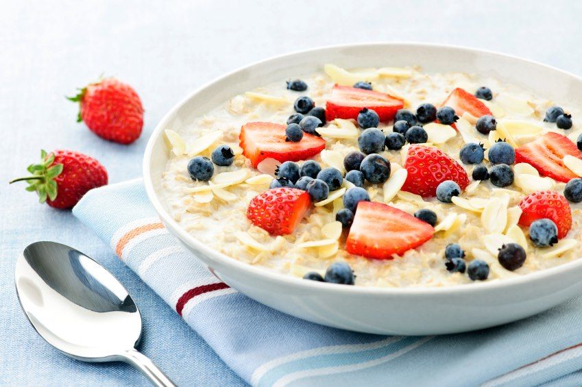 porridge frutta avena