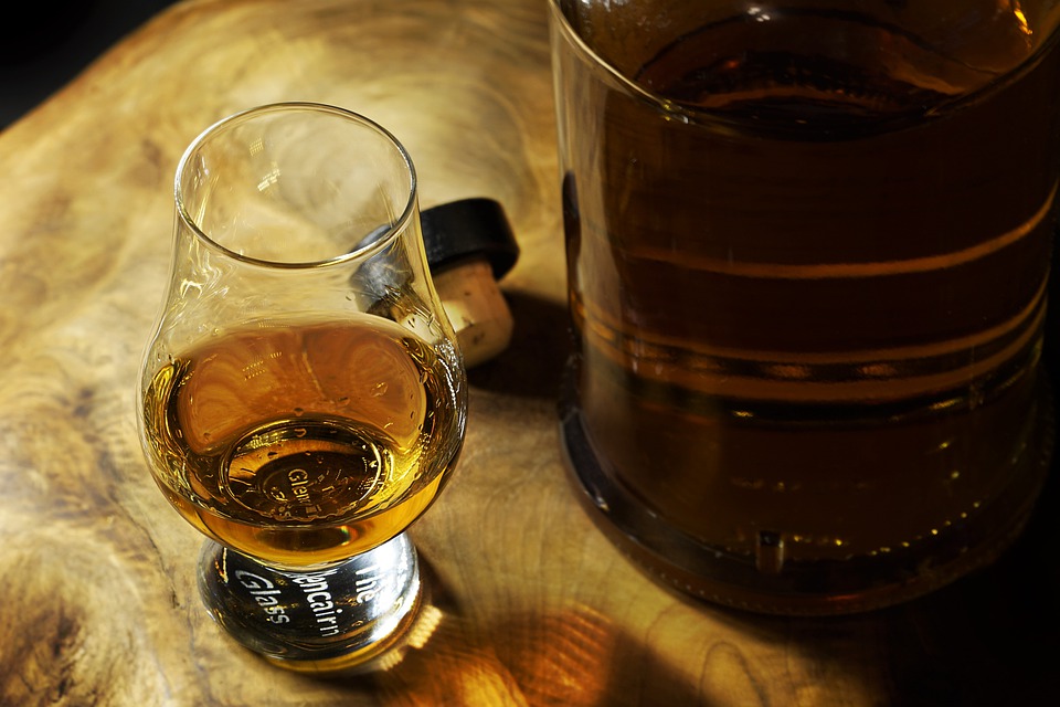 Migliori whisky: scozzesi, irlandesi, giapponesi e americani. Opinioni e guida alla scelta