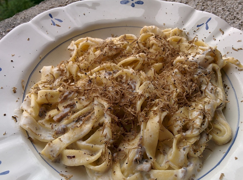 tagliolini al tartufo nero