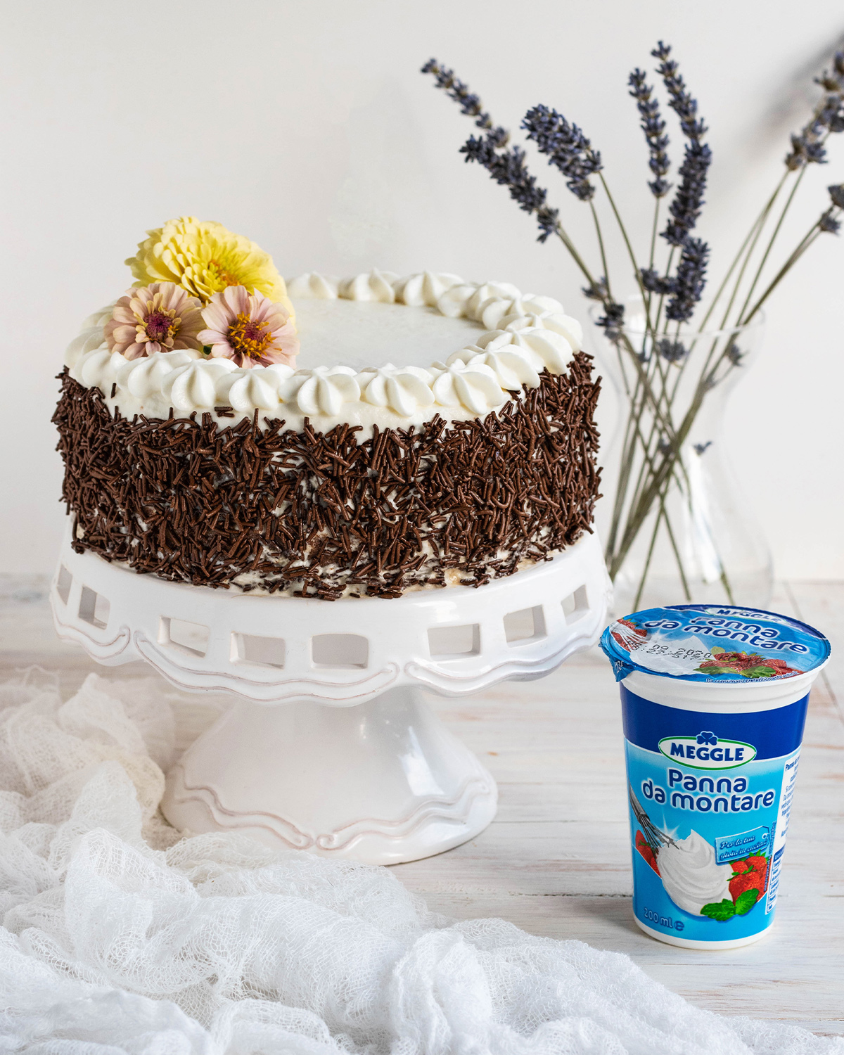 Torta morbida al cioccolato fondente e Panna da Montare Meggle