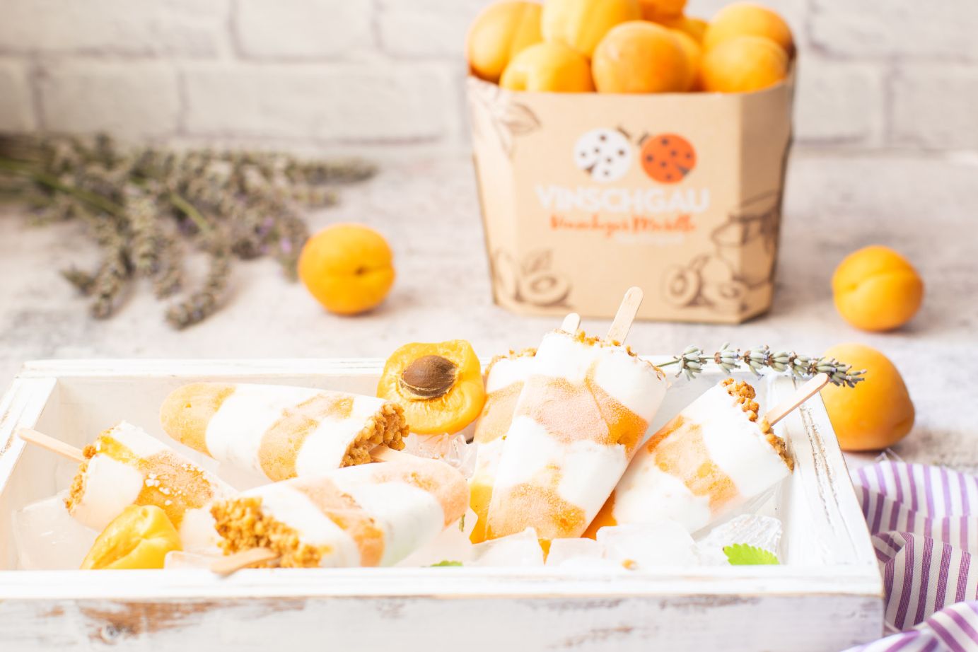 Ghiaccioli albicocche e cocco