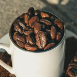 Si può bere il caffè in gravidanza? Opinioni, quanti caffè e come sostituire il caffè in gravidanza