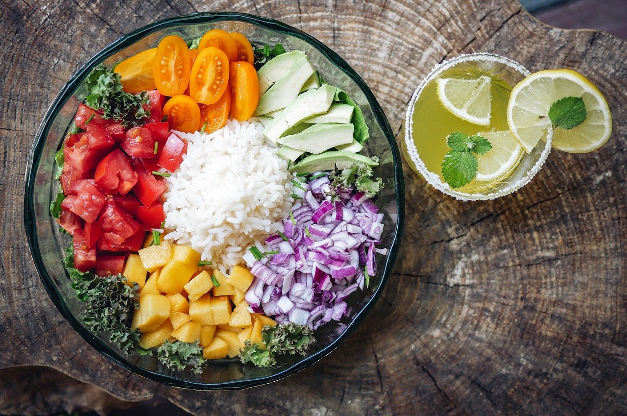 poke bowl salmone e avocado