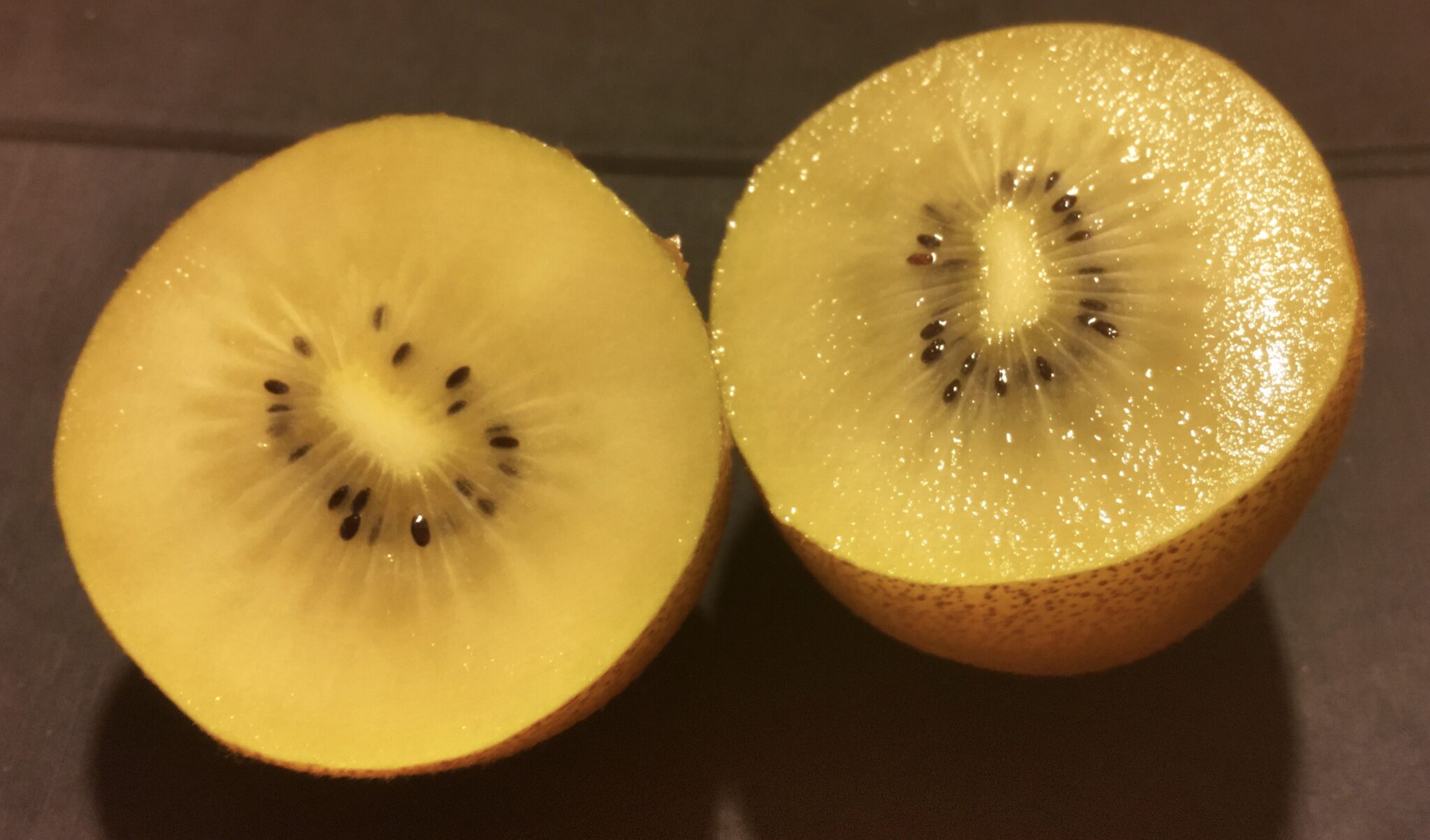 Kiwi giallo coltivazione, differenza con il kiwi verde e proprietà Kiwi giallo coltivazione, differenza con il kiwi verde e proprietà