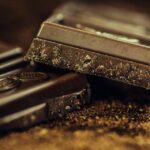 Come temperare il cioccolato fondente, al latte e bianco in casa: bagnomaria, microonde e Bimby