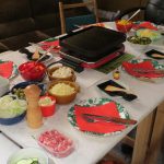 Raclette grill: come fondere il formaggio raclette e come scegliere la piastra migliore