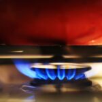 Accendigas cucina: a fiamma o piezoelettrico? Con o senza batteria ricaricabile? Quanto costa e come sceglierlo