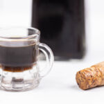 Liquore al caffè: ricetta originale, ricetta della nonna, Bimby e variante del liquore al caffè cremoso