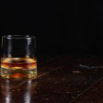Bicchiere da whisky: vetro o cristallo? Nome, che bicchiere usare e come scegliere il migliore