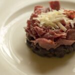 Carne salada: cruda o cotta? Fa male? Origine, ricette, condimento e consigli
