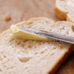 La margarina fa male? È cancerogena? Differenza tra burro e margarina e cosa sapere