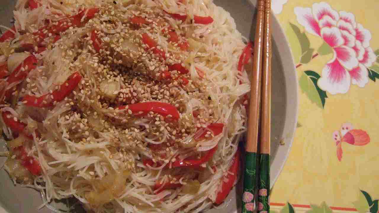 come si cucinano gli spaghetti di riso