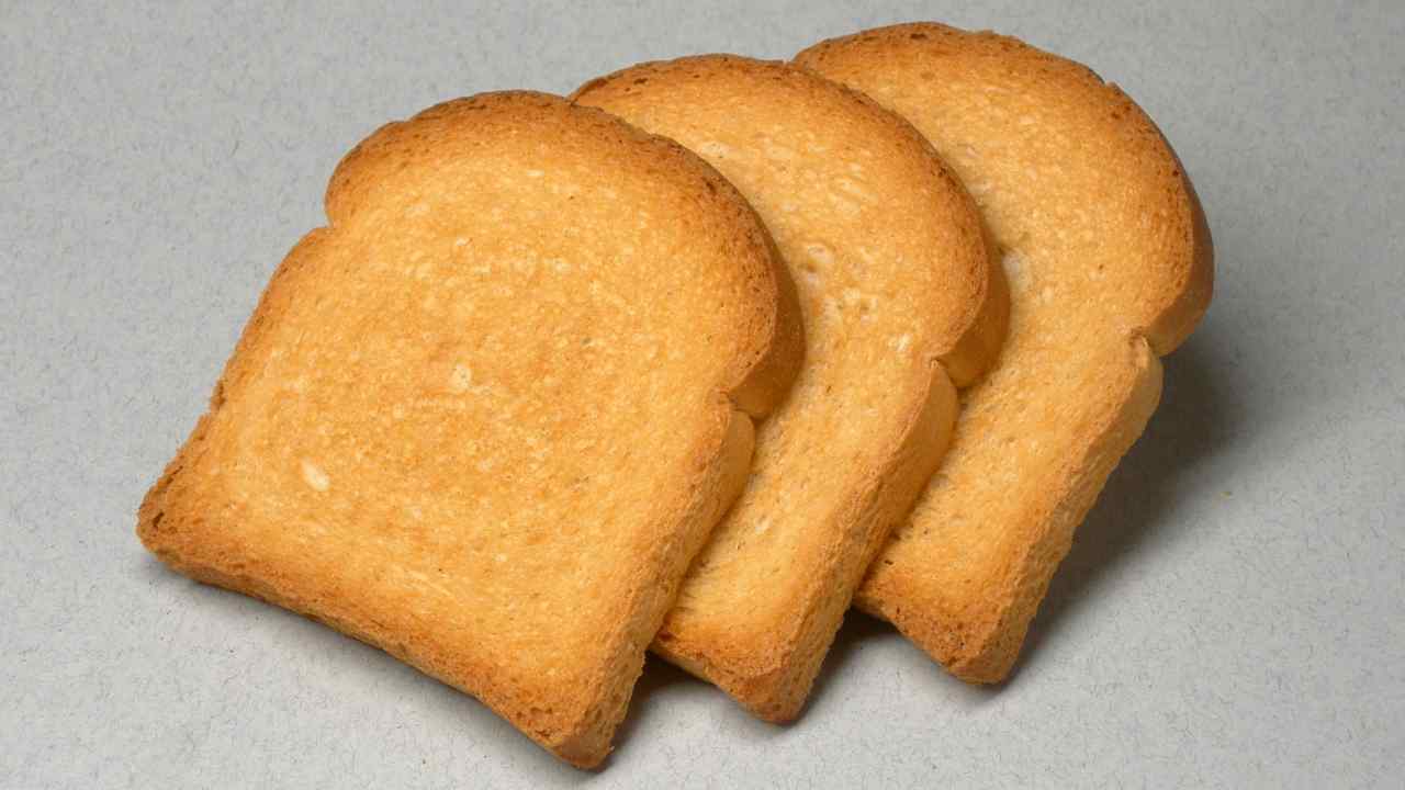 Si possono mangiare fette biscottate prima della colonscopia